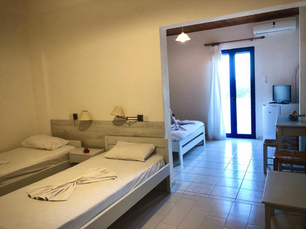 Flisvos Rooms Frangokastello Extérieur photo